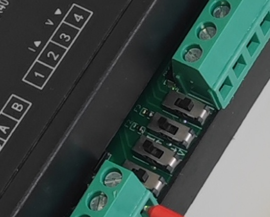 Voltage/Current Switchable